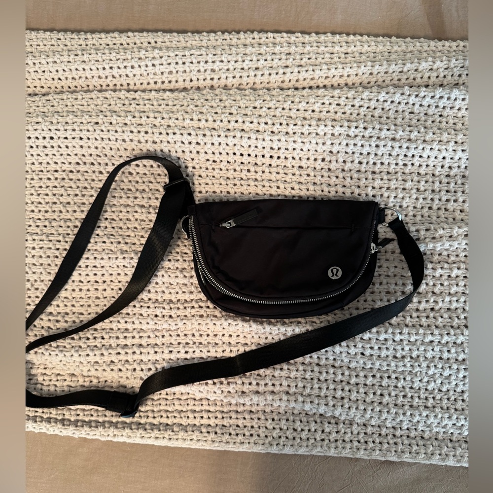 Lululemon all night festival bag 2L